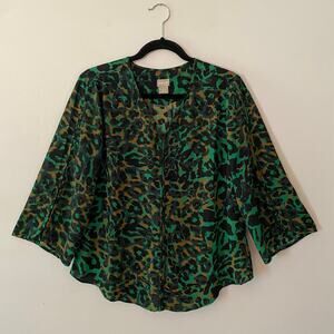 Chico's Green Black Animal Print Abstract Flowy Blouse Women's size 1 / Medium